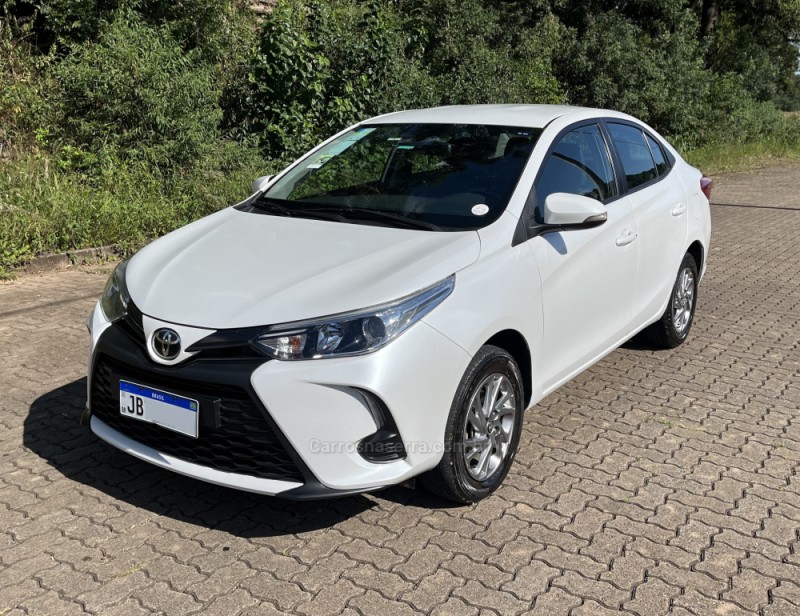 YARIS 1.5 XS SEDAN 16V FLEX 4P AUTOMÁTICO - 2023 - NOVA BASSANO