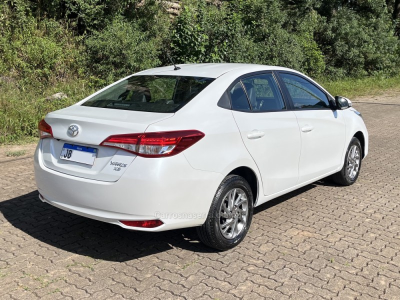 YARIS 1.5 XS SEDAN 16V FLEX 4P AUTOMÁTICO - 2023 - NOVA BASSANO