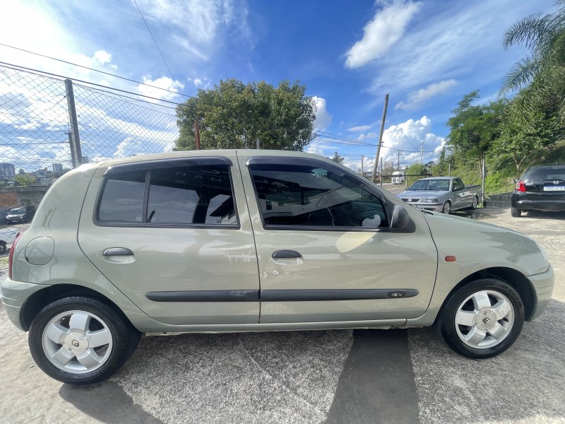 CLIO 1.0 PRIVILÉGE 16V GASOLINA 4P MANUAL - 2002 - CAXIAS DO SUL