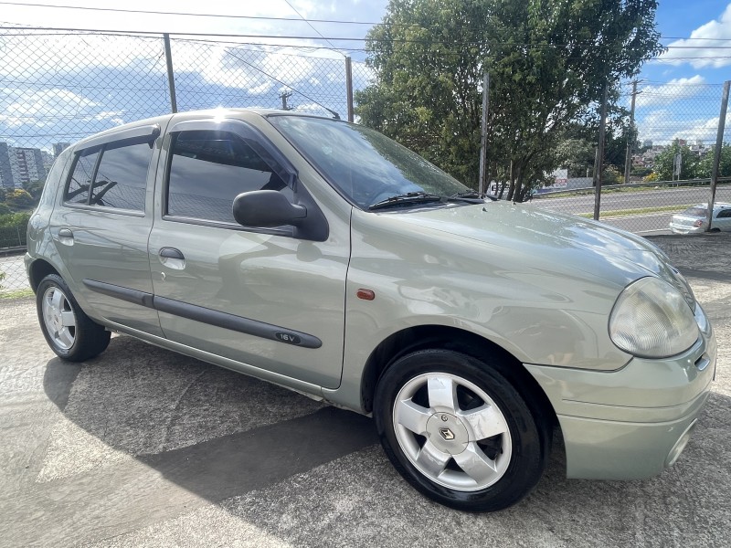 CLIO 1.0 PRIVILÉGE 16V GASOLINA 4P MANUAL - 2002 - CAXIAS DO SUL