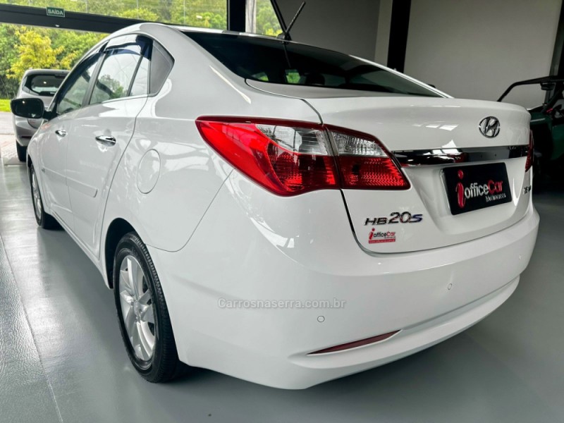 HB20S 1.6 PREMIUM 16V FLEX 4P MANUAL - 2014 - TRêS COROAS