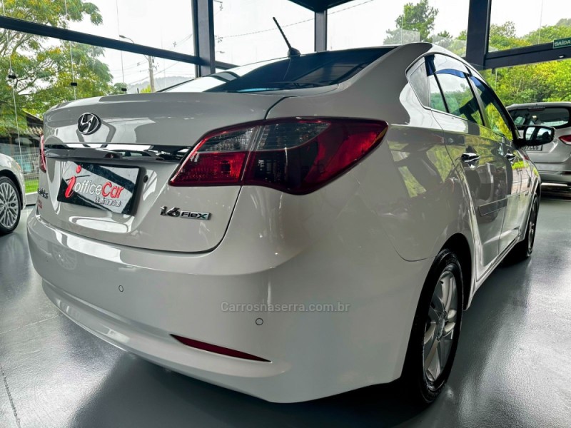 HB20S 1.6 PREMIUM 16V FLEX 4P MANUAL - 2014 - TRêS COROAS