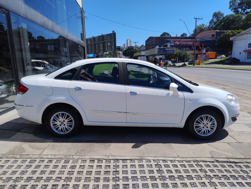 LINEA 1.8 ESSENCE 16V FLEX 4P MANUAL - 2015 - CAXIAS DO SUL