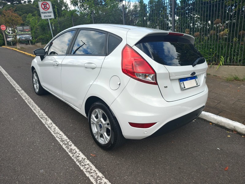 FIESTA 1.6 SE HATCH PLUS 16V FLEX 4P MANUAL - 2016 - FARROUPILHA