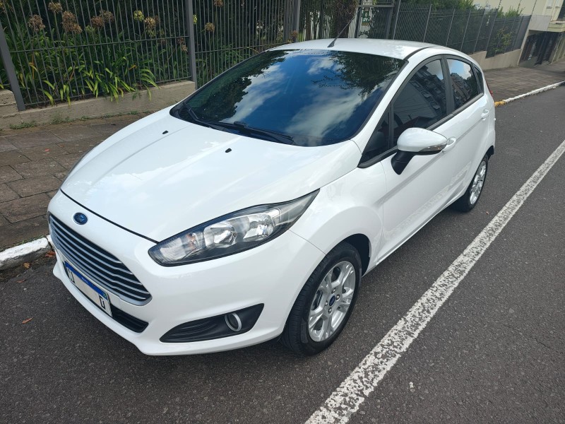FIESTA 1.6 SE HATCH PLUS 16V FLEX 4P MANUAL - 2016 - FARROUPILHA