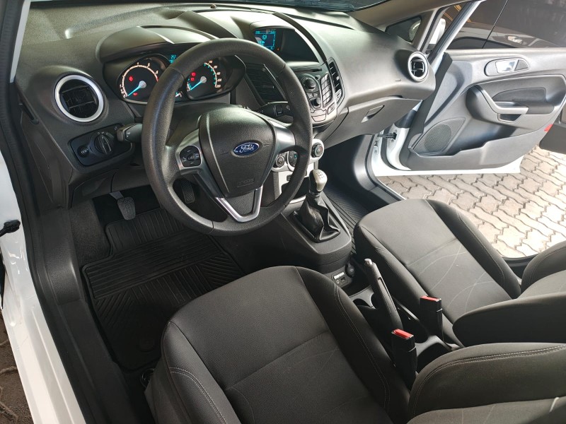 FIESTA 1.6 SE HATCH PLUS 16V FLEX 4P MANUAL - 2016 - FARROUPILHA