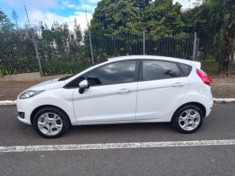 FIESTA 1.6 SE HATCH PLUS 16V FLEX 4P MANUAL - 2016 - FARROUPILHA