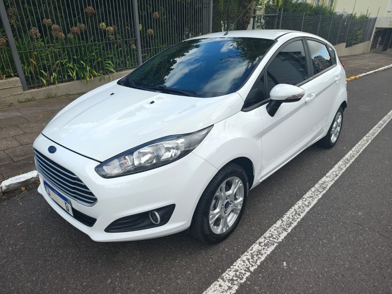 fiesta 1.6 se hatch plus 16v flex 4p manual 2016 farroupilha