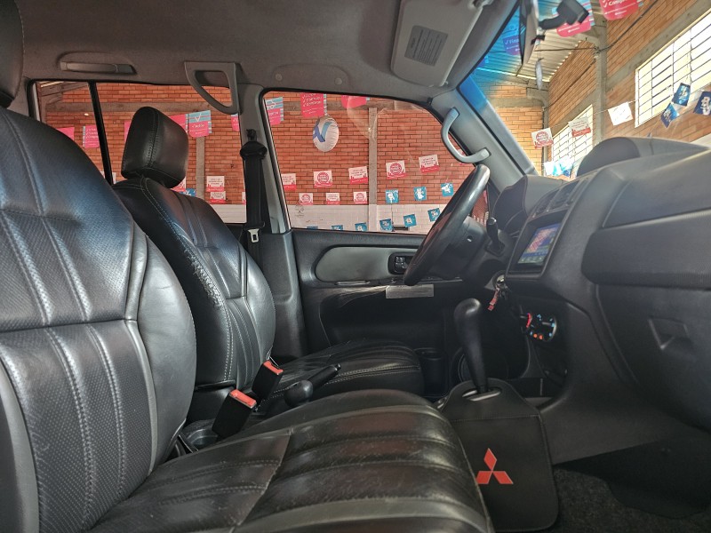 PAJERO TR4 2.0 4X4 16V 140CV FLEX 4P AUTOMÁTICO - 2013 - CAXIAS DO SUL