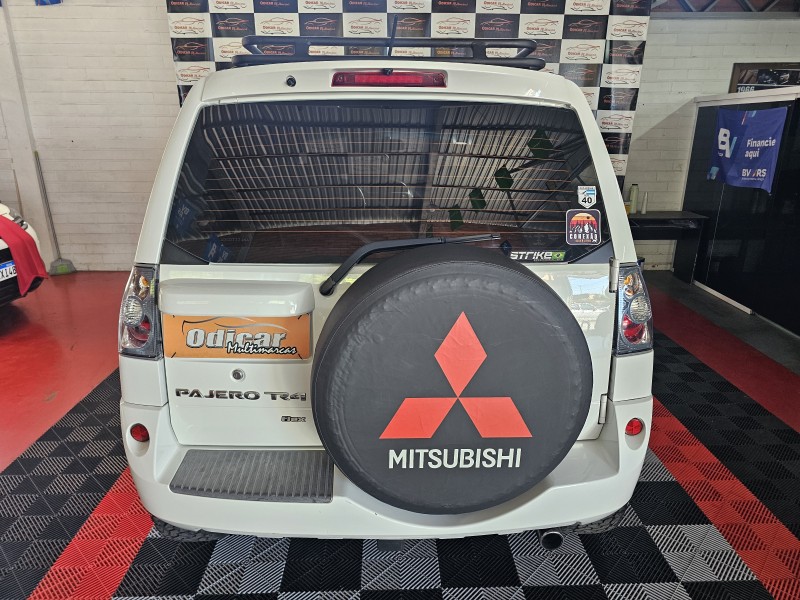 PAJERO TR4 2.0 4X4 16V 140CV FLEX 4P AUTOMÁTICO - 2013 - CAXIAS DO SUL