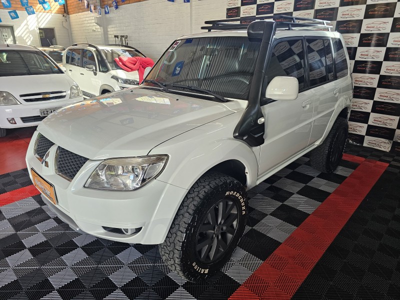 PAJERO TR4 2.0 4X4 16V 140CV FLEX 4P AUTOMÁTICO - 2013 - CAXIAS DO SUL