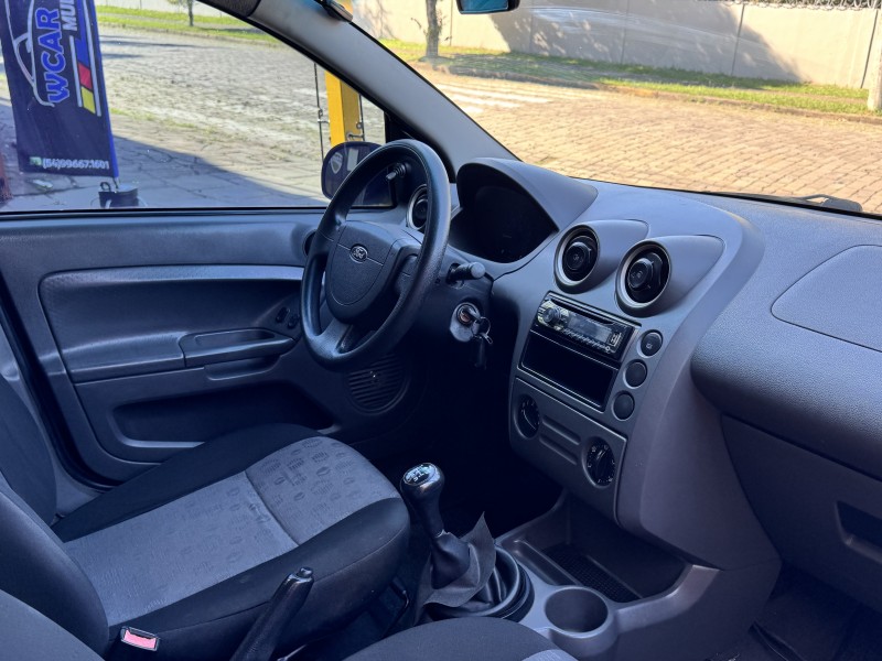 FIESTA 1.0 MPI 8V GASOLINA 4P MANUAL - 2005 - CAXIAS DO SUL