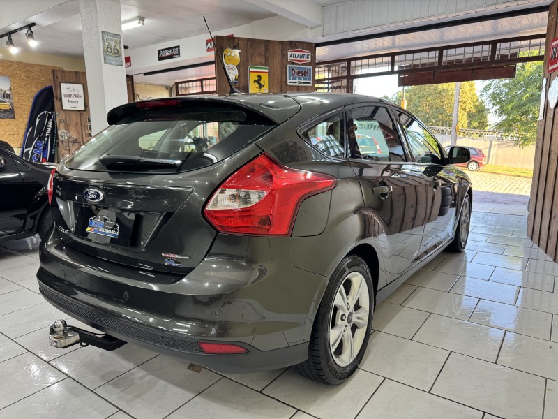 FOCUS 1.6 SE HATCH 16V FLEX 4P AUTOMÁTICO - 2014 - CAXIAS DO SUL
