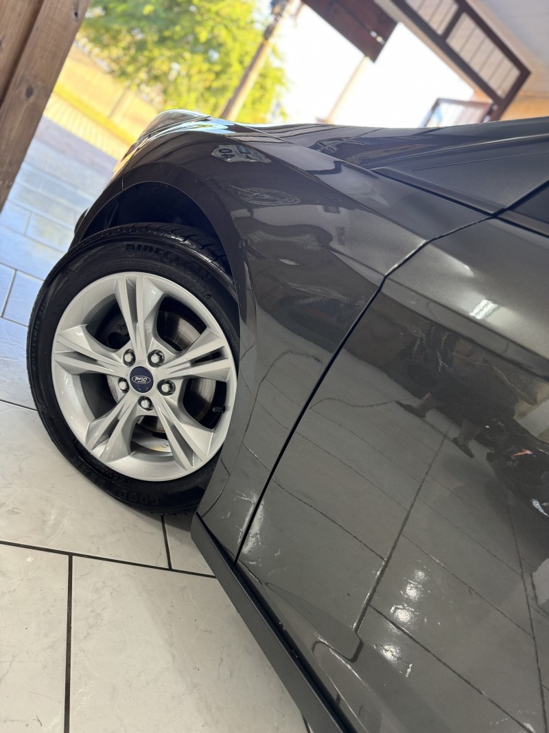 FOCUS 1.6 SE HATCH 16V FLEX 4P AUTOMÁTICO - 2014 - CAXIAS DO SUL