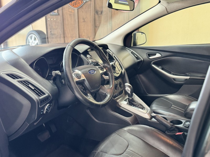 FOCUS 1.6 SE HATCH 16V FLEX 4P AUTOMÁTICO - 2014 - CAXIAS DO SUL