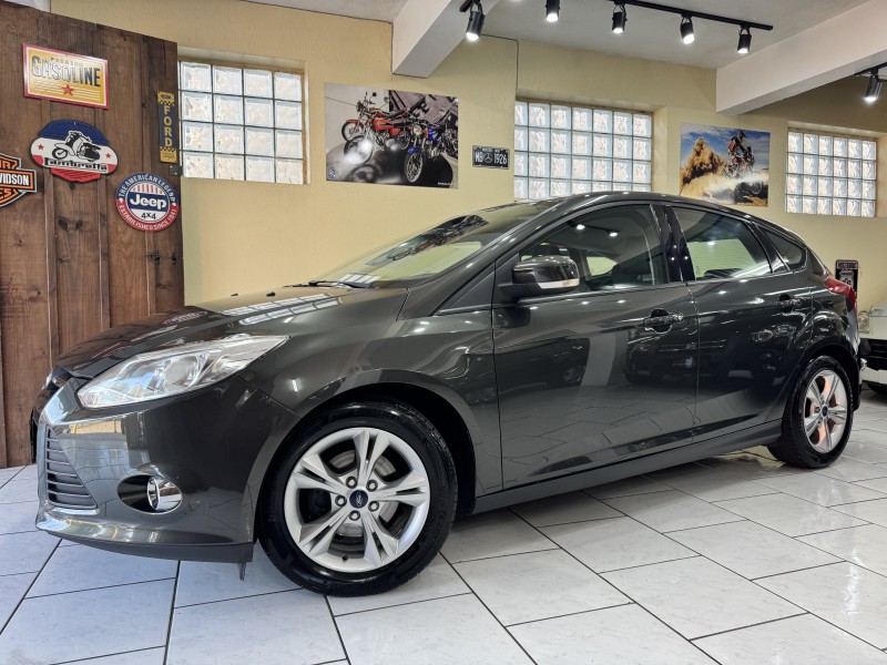 focus 1.6 se hatch 16v flex 4p automatico 2014 caxias do sul
