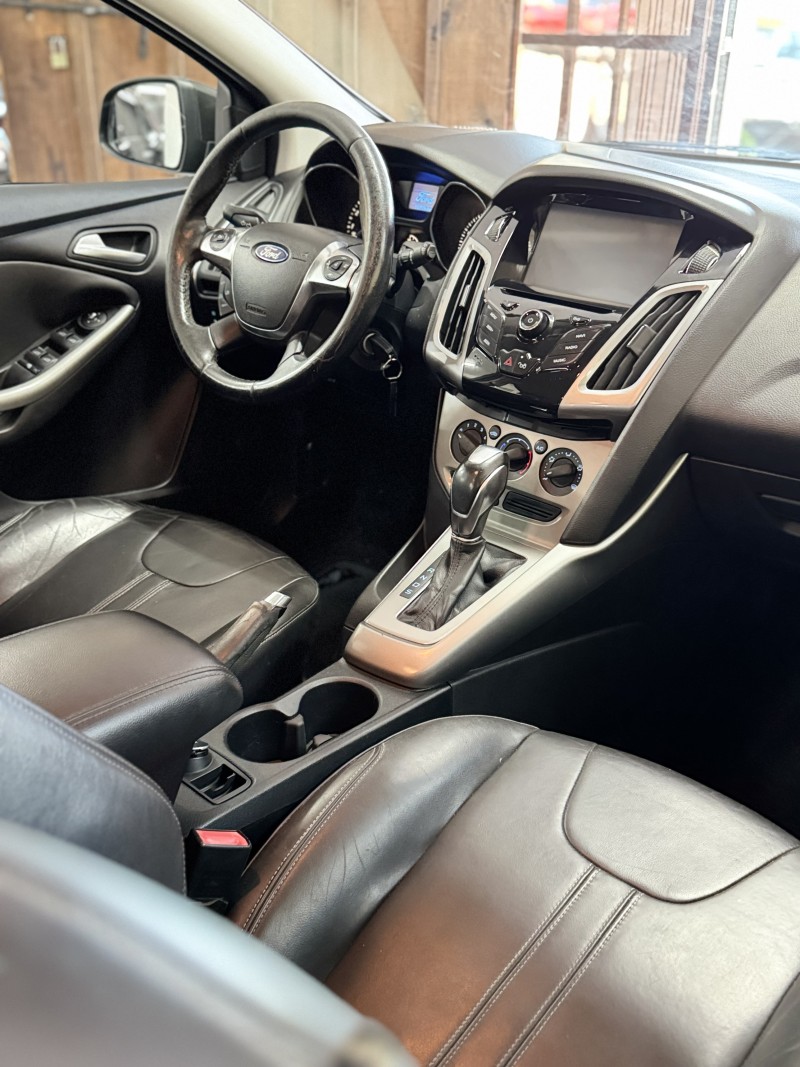 FOCUS 1.6 SE HATCH 16V FLEX 4P AUTOMÁTICO - 2014 - CAXIAS DO SUL