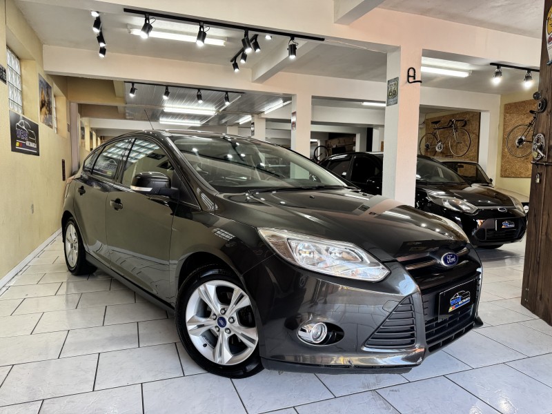 FOCUS 1.6 SE HATCH 16V FLEX 4P AUTOMÁTICO - 2014 - CAXIAS DO SUL