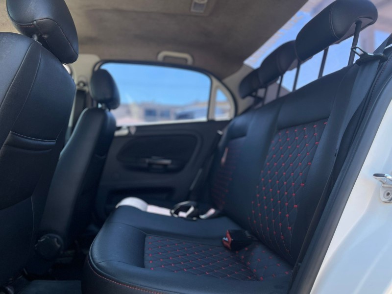 VOYAGE 1.0 MI COMFORTLINE 8V FLEX 4P MANUAL - 2015 - CAXIAS DO SUL