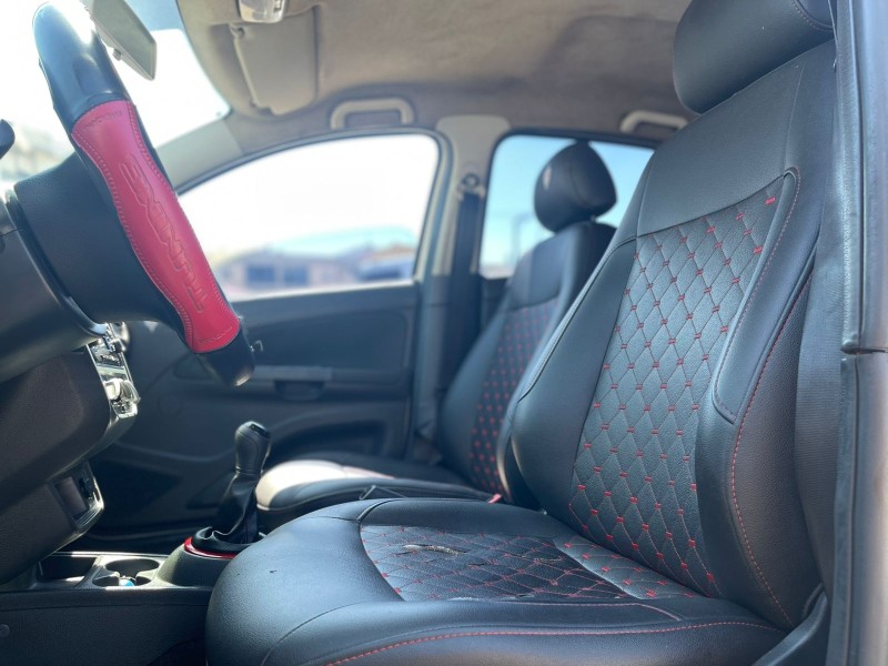 VOYAGE 1.0 MI COMFORTLINE 8V FLEX 4P MANUAL - 2015 - CAXIAS DO SUL