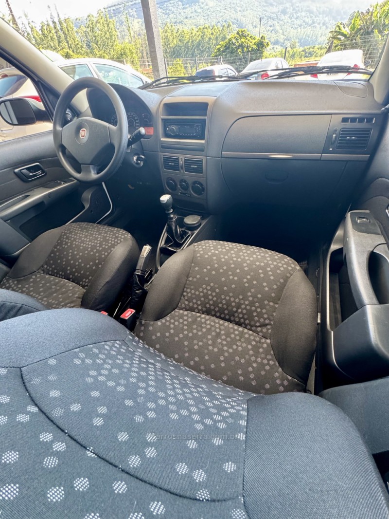 PALIO 1.4 MPI ATTRACTIVE 8V FLEX 4P MANUAL - 2011 - ENCANTADO