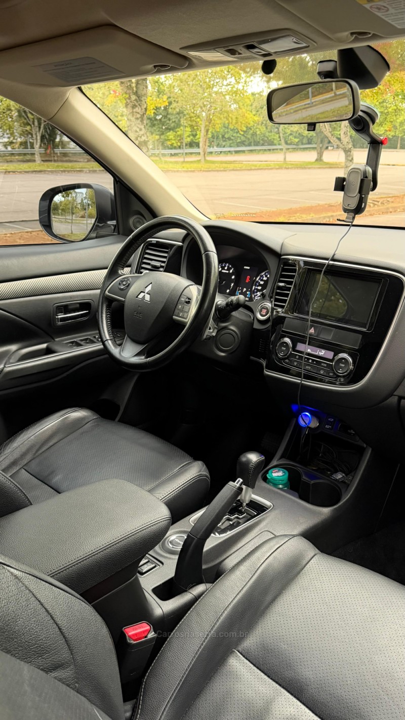 OUTLANDER 3.0 4X4 V6 24V GASOLINA 4P AUTOMÁTICO - 2015 - BENTO GONçALVES