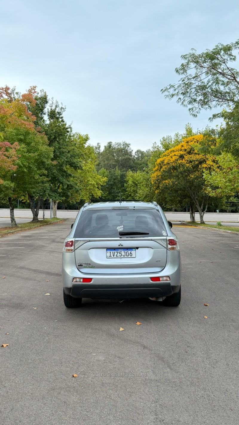 OUTLANDER 3.0 4X4 V6 24V GASOLINA 4P AUTOMÁTICO - 2015 - BENTO GONçALVES