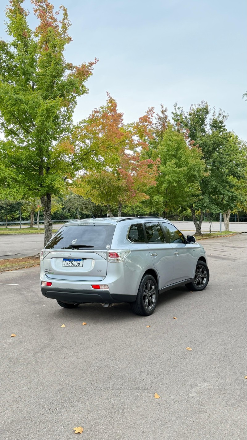 OUTLANDER 3.0 4X4 V6 24V GASOLINA 4P AUTOMÁTICO - 2015 - BENTO GONçALVES