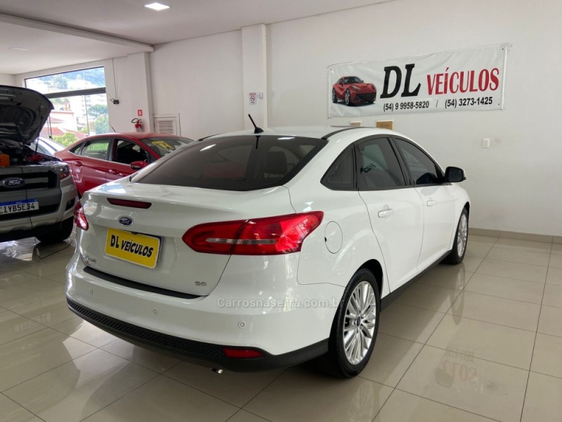 FOCUS 2.0 SE PLUS SEDAN 16V FLEX 4P AUTOMÁTICO - 2017 - NOVA BASSANO
