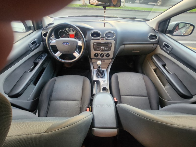 FOCUS 1.6 S SEDAN 16V FLEX 4P MANUAL - 2013 - VERANóPOLIS