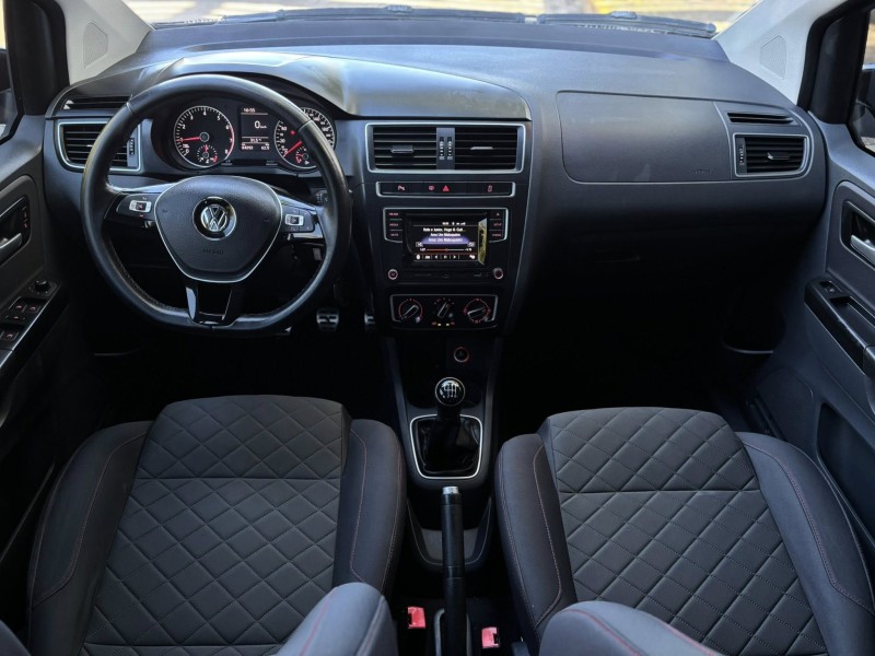 FOX 1.6 MSI HIGHLINE 16V FLEX 4P MANUAL - 2016 - CANDELáRIA