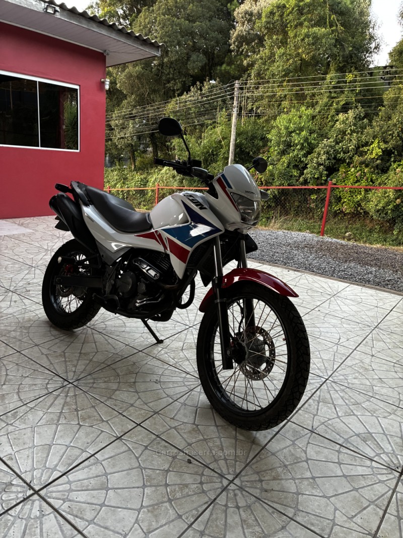 nx 400i falcon  2015 caxias do sul