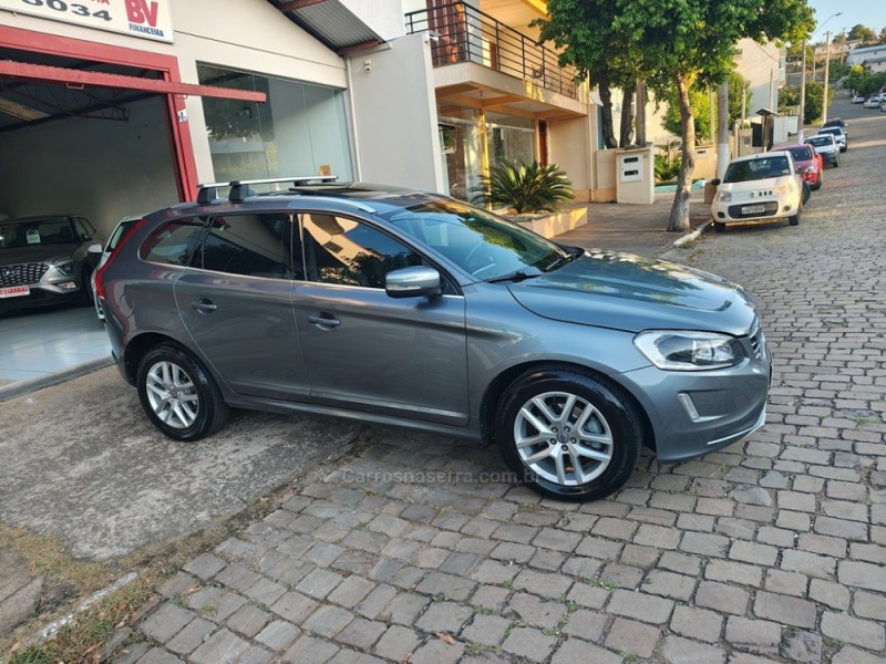 XC60 2.0 T5 MOMENTUM GASOLINA 4P AUTOMÁTICO - 2017 - GUAPORé