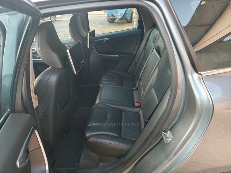 XC60 2.0 T5 MOMENTUM GASOLINA 4P AUTOMÁTICO - 2017 - GUAPORé