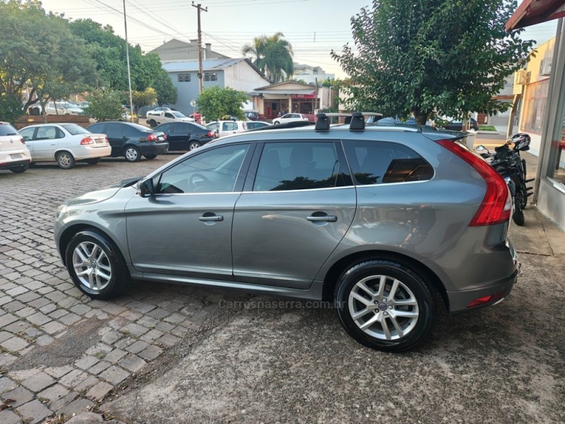 XC60 2.0 T5 MOMENTUM GASOLINA 4P AUTOMÁTICO - 2017 - GUAPORé