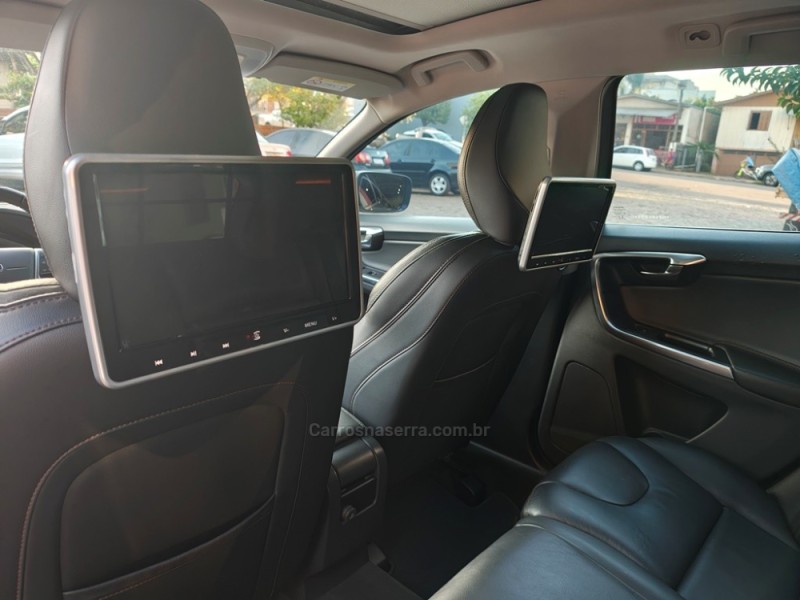 XC60 2.0 T5 MOMENTUM GASOLINA 4P AUTOMÁTICO - 2017 - GUAPORé