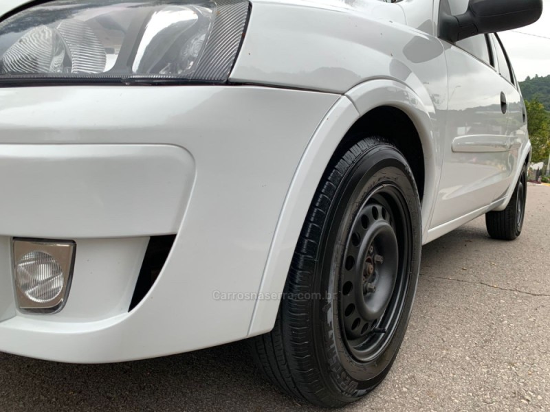 CORSA 1.4 MPFI MAXX 8V FLEX 4P MANUAL - 2012 - FLORES DA CUNHA