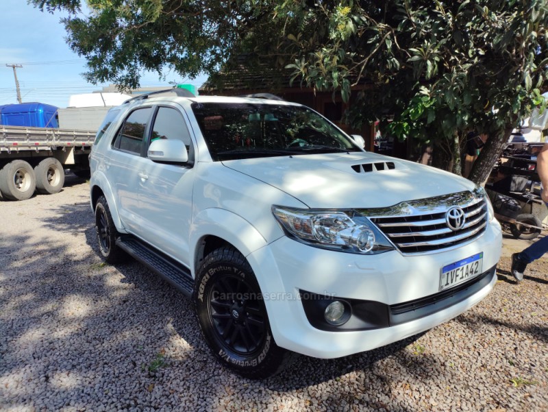 hilux sw4  2014 garibaldi
