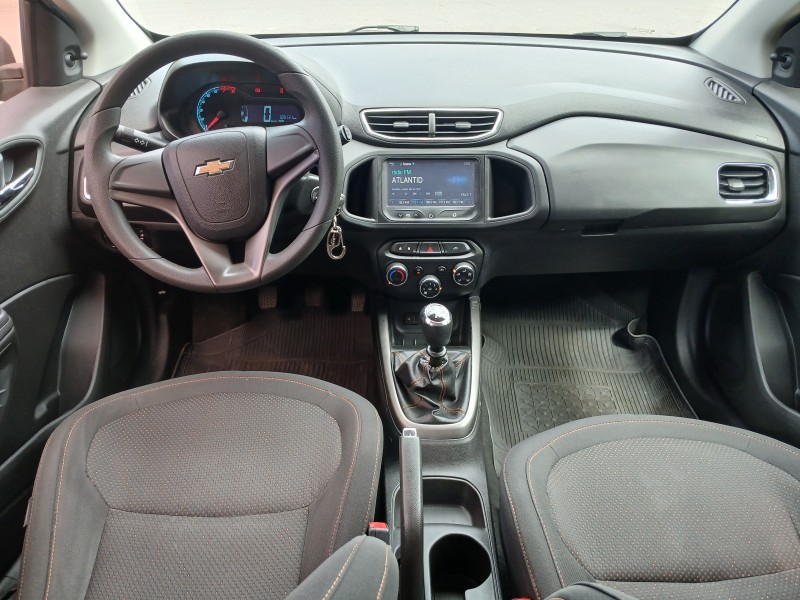 ONIX 1.4 MPFI LT 8V FLEX 4P MANUAL - 2015 - FARROUPILHA