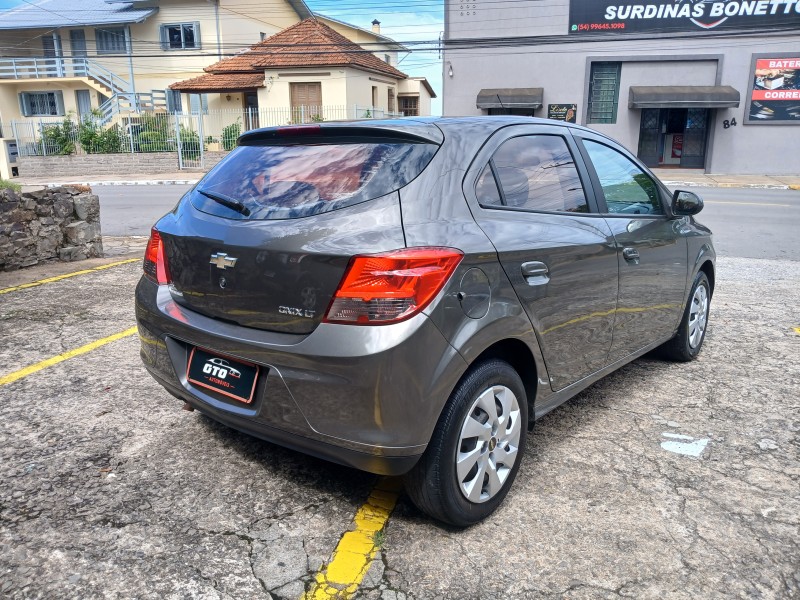 ONIX 1.4 MPFI LT 8V FLEX 4P MANUAL - 2015 - FARROUPILHA