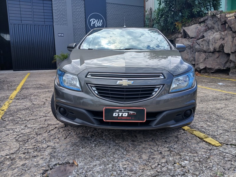 ONIX 1.4 MPFI LT 8V FLEX 4P MANUAL - 2015 - FARROUPILHA