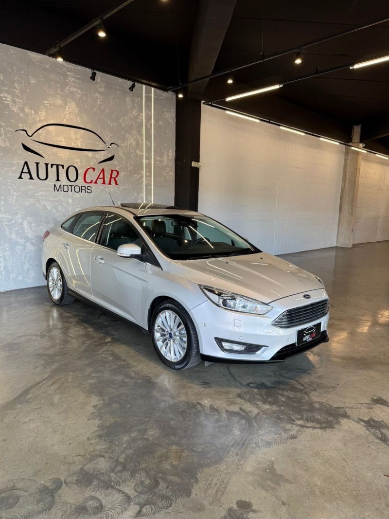 FOCUS 2.0 TITANIUM PLUS FASTBACK 16V FLEX 4P AUTOMÁTICO - 2017 - CAXIAS DO SUL