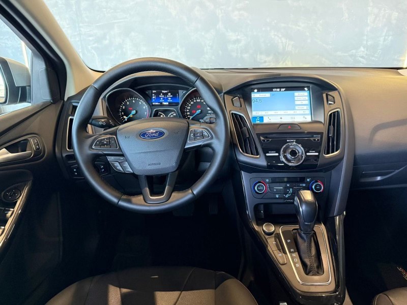 FOCUS 2.0 TITANIUM PLUS FASTBACK 16V FLEX 4P AUTOMÁTICO - 2017 - CAXIAS DO SUL
