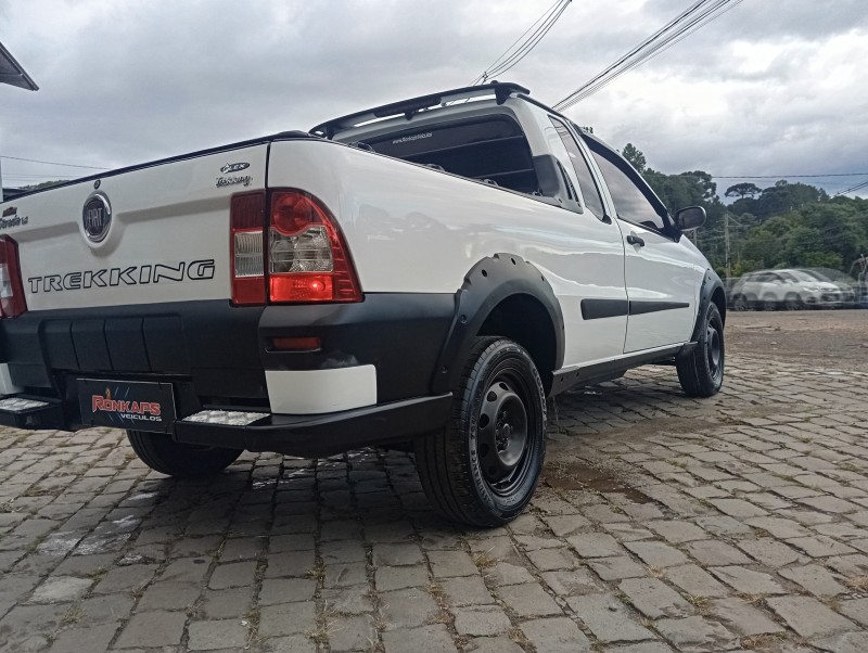 STRADA 1.4 MPI TREKKING CE 8V FLEX 2P MANUAL - 2009 - CAXIAS DO SUL