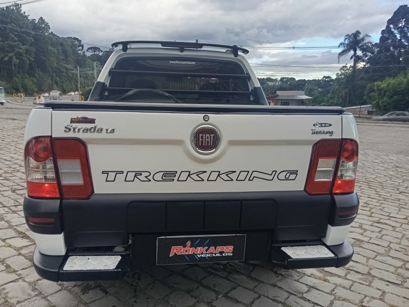 STRADA 1.4 MPI TREKKING CE 8V FLEX 2P MANUAL - 2009 - CAXIAS DO SUL