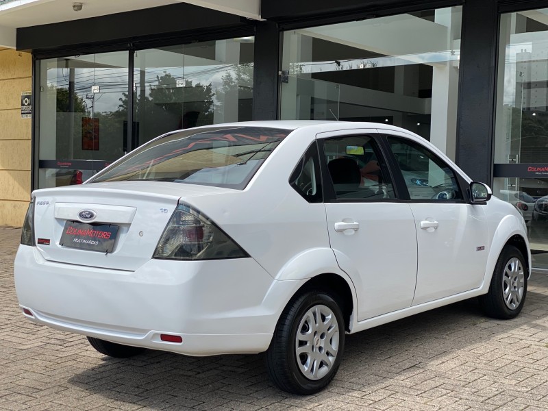 FIESTA 1.6 MPI CLASS SEDAN 8V FLEX 4P MANUAL - 2013 - CAXIAS DO SUL