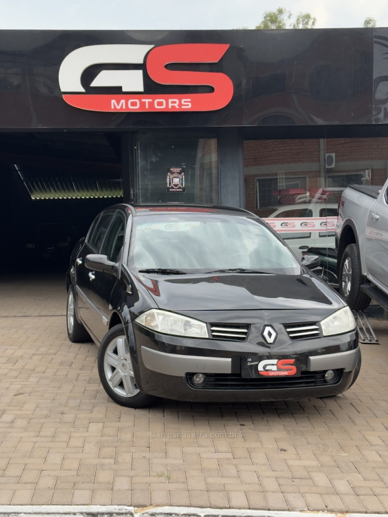 MÉGANE 2.0 DYNAMIQUE SEDAN 16V GASOLINA 4P MANUAL - 2009 - NOVO HAMBURGO