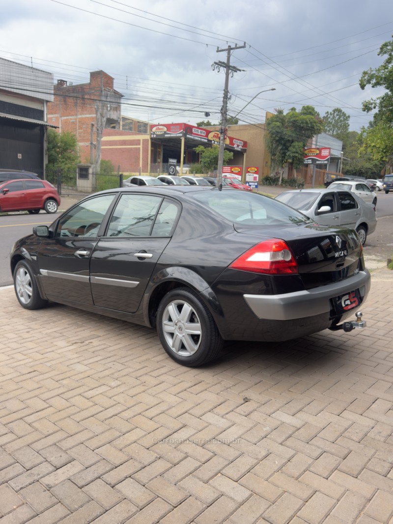 MÉGANE 2.0 DYNAMIQUE SEDAN 16V GASOLINA 4P MANUAL - 2009 - NOVO HAMBURGO