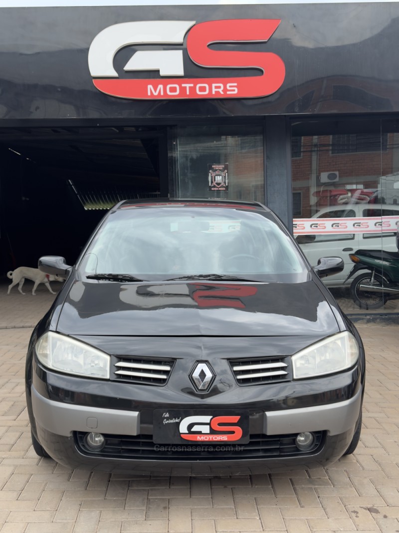 MÉGANE 2.0 DYNAMIQUE SEDAN 16V GASOLINA 4P MANUAL - 2009 - NOVO HAMBURGO
