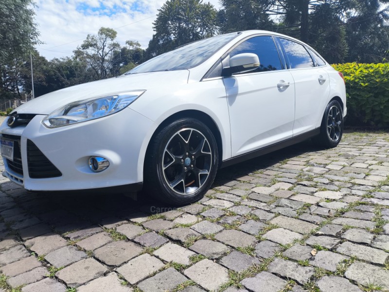 FOCUS 2.0 TITANIUM SEDAN 16V FLEX 4P AUTOMÁTICO - 2015 - FARROUPILHA